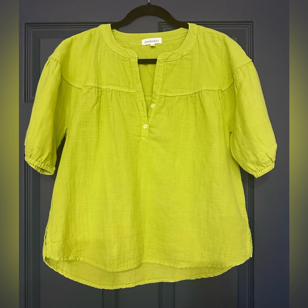 Mododoc Chartreuse Green 100% Cotton Top - Size Medium